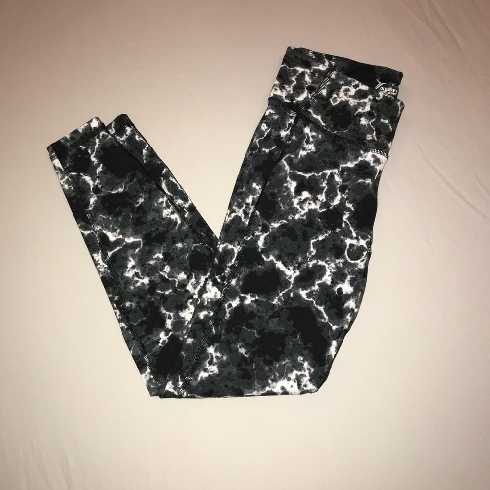 Black and white galaxy leggings